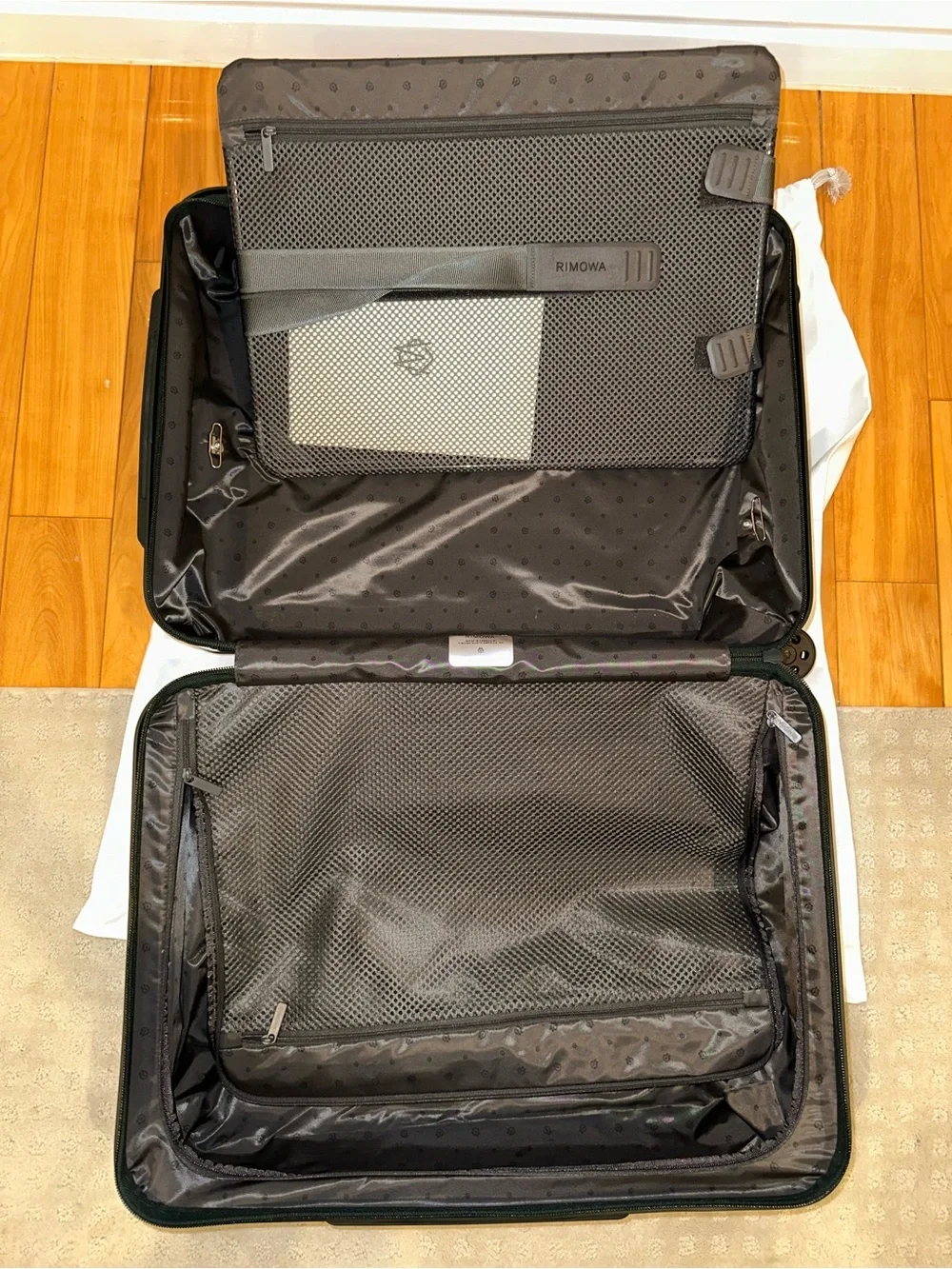 RIMOWA Deep Green Cabin Luggage PRISTINE - Picture 6 of 10